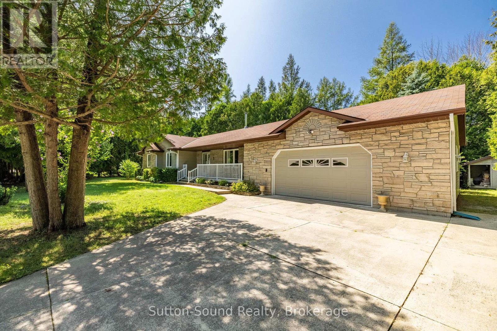 14 SHAMROCK BOULEVARD