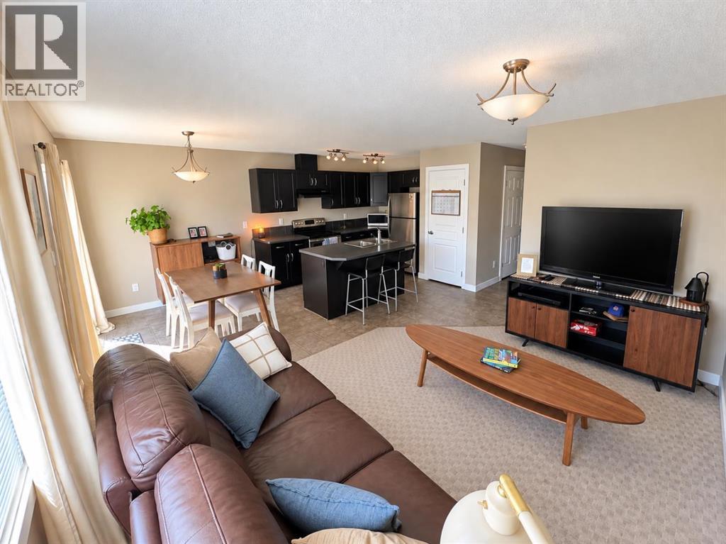 8, 205 Silkstone Road W