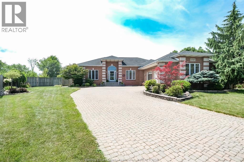 1747 CHORNOBY CRESCENT