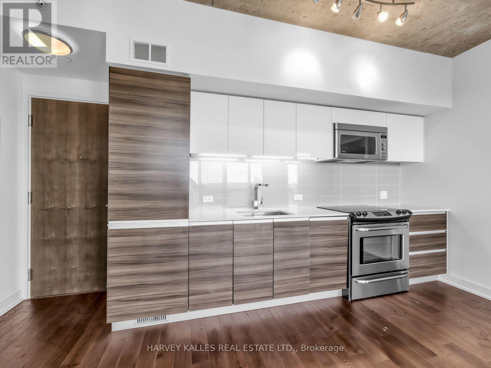 1114 - 1190 DUNDAS STREET E