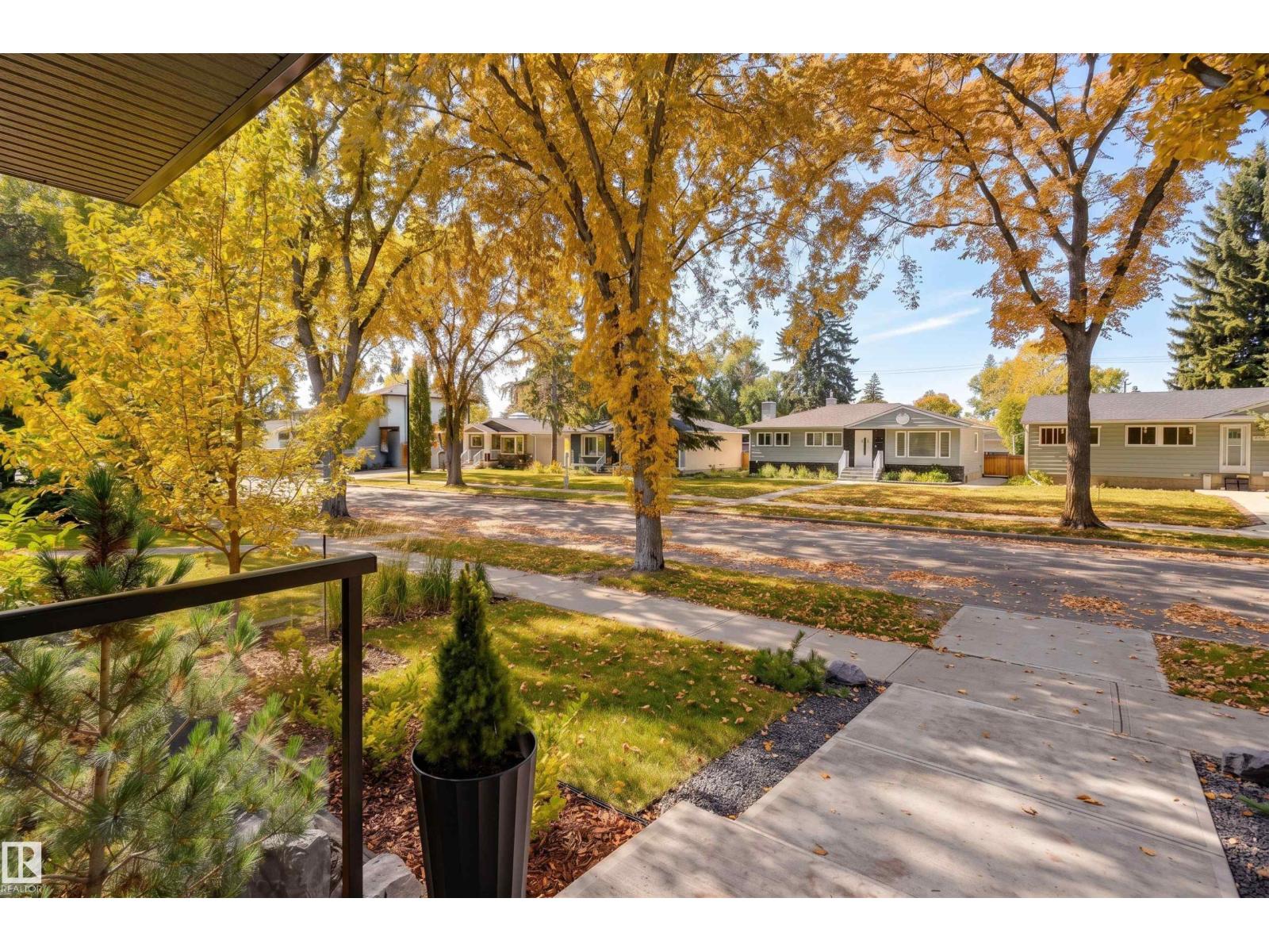 9235 148 ST NW