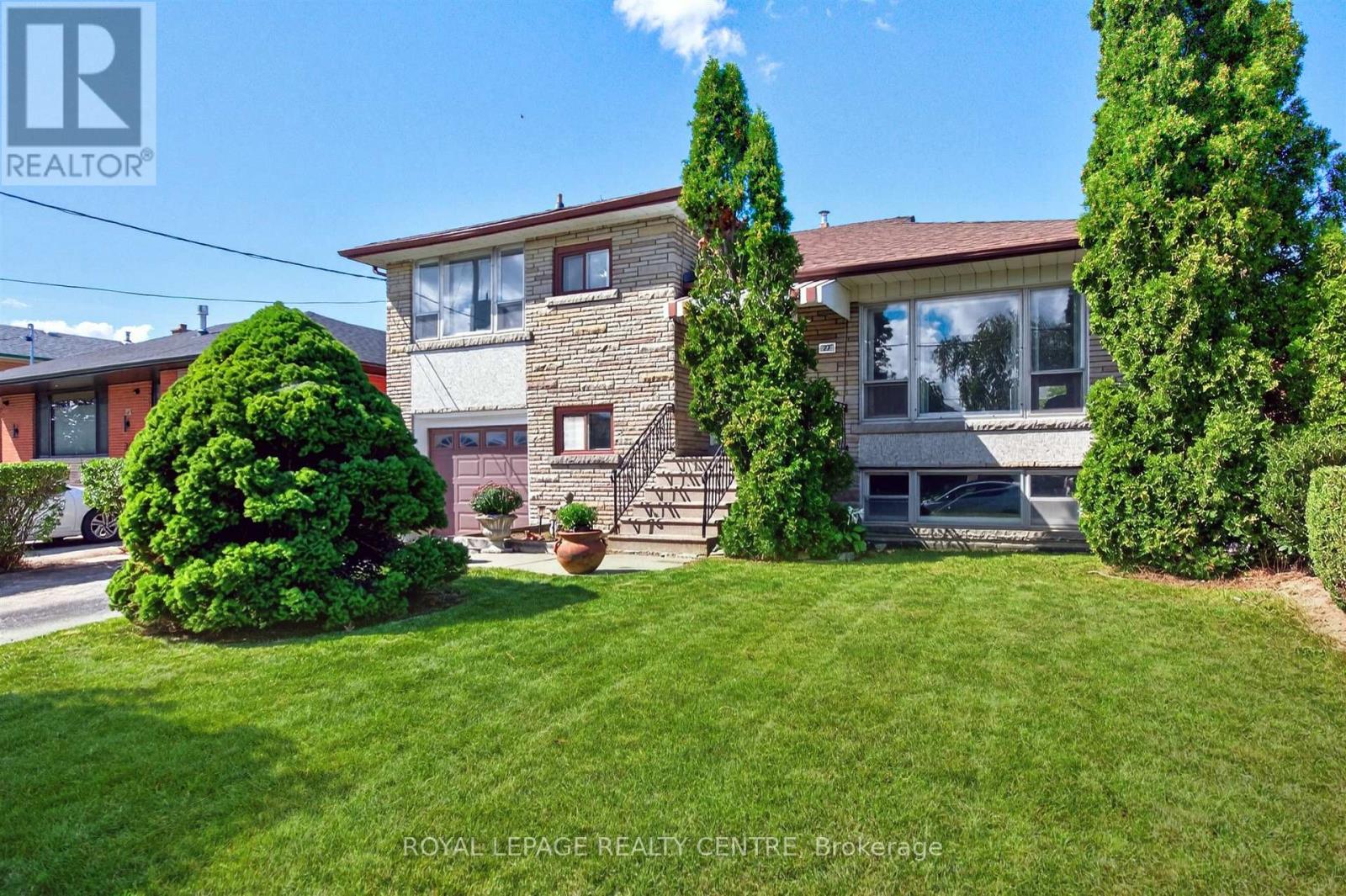 22 EUPHRASIA DRIVE