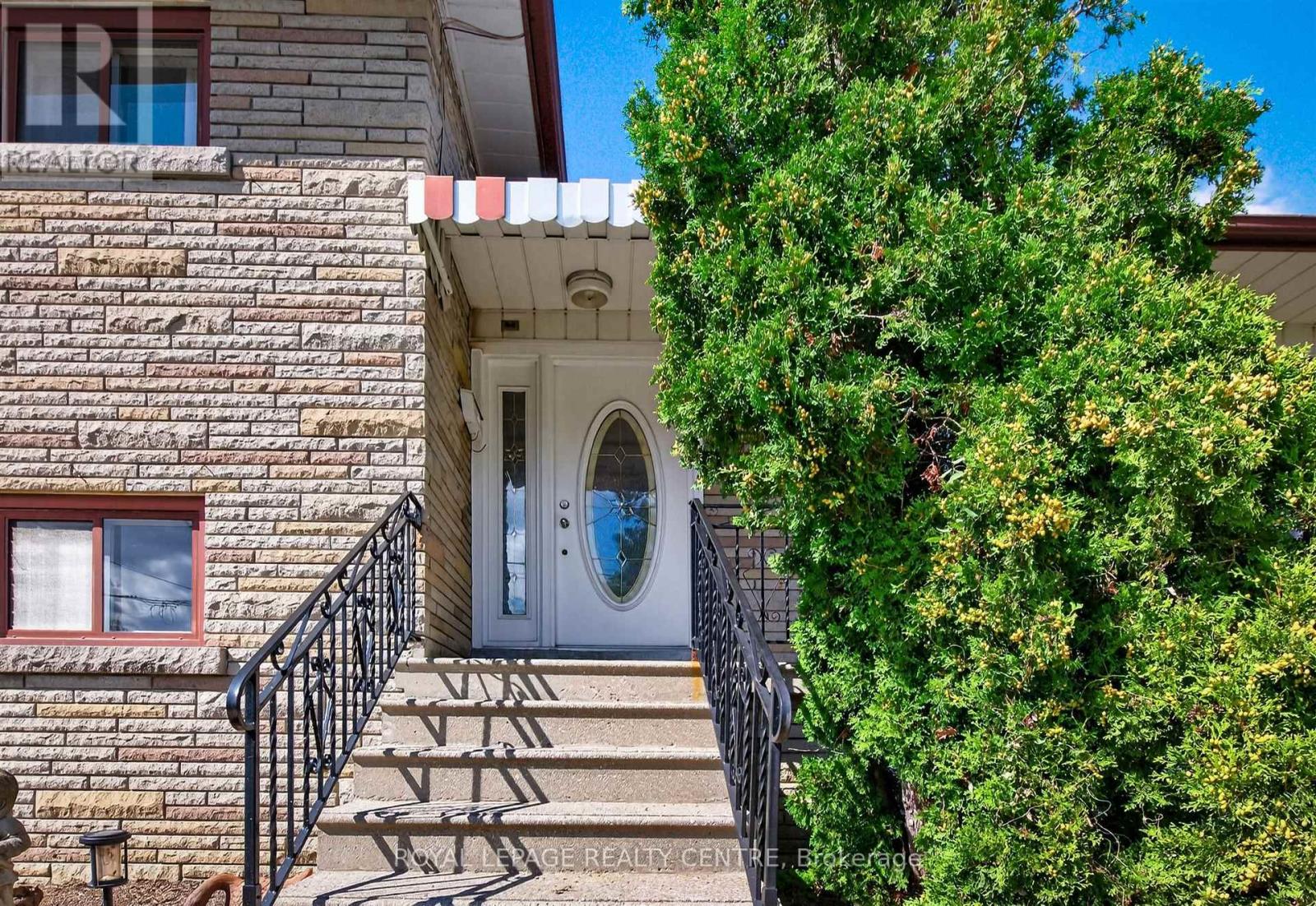 22 EUPHRASIA DRIVE