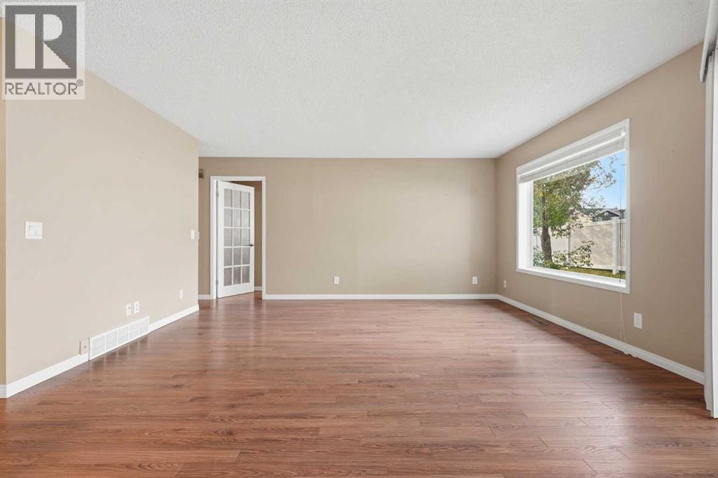 11 Macewan Park Heights NW