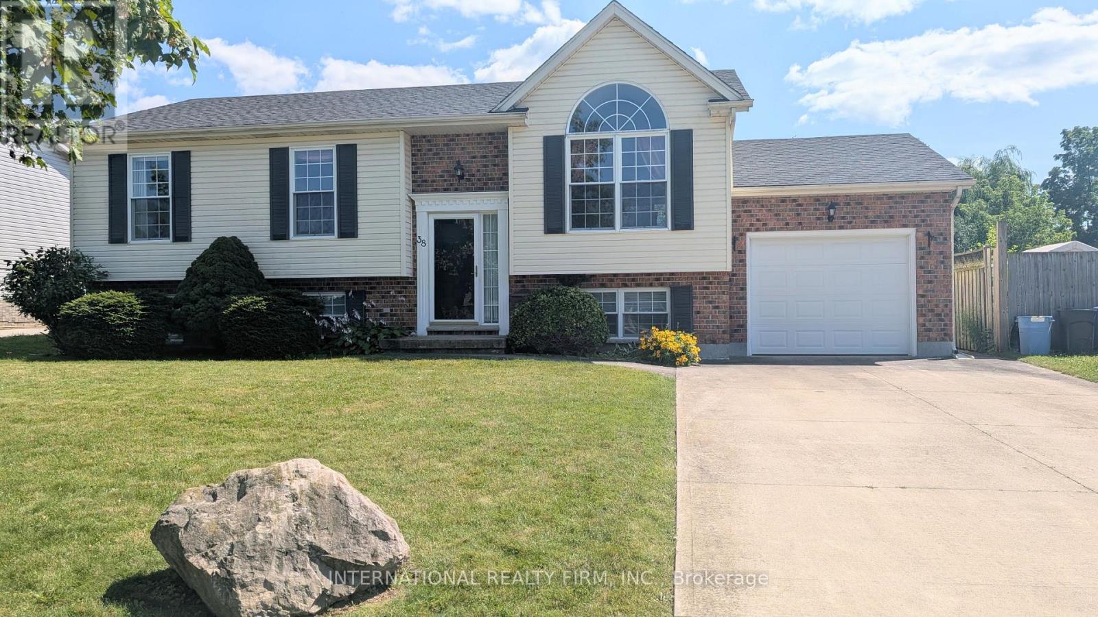 38 WINDLE VILLAGE CRESCENT