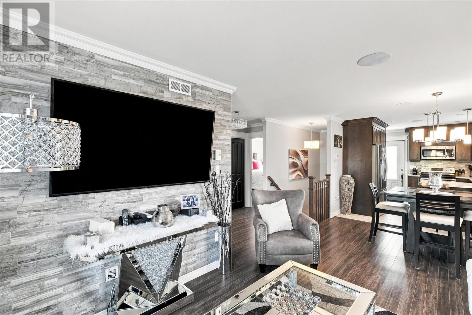 7 Brant Drive