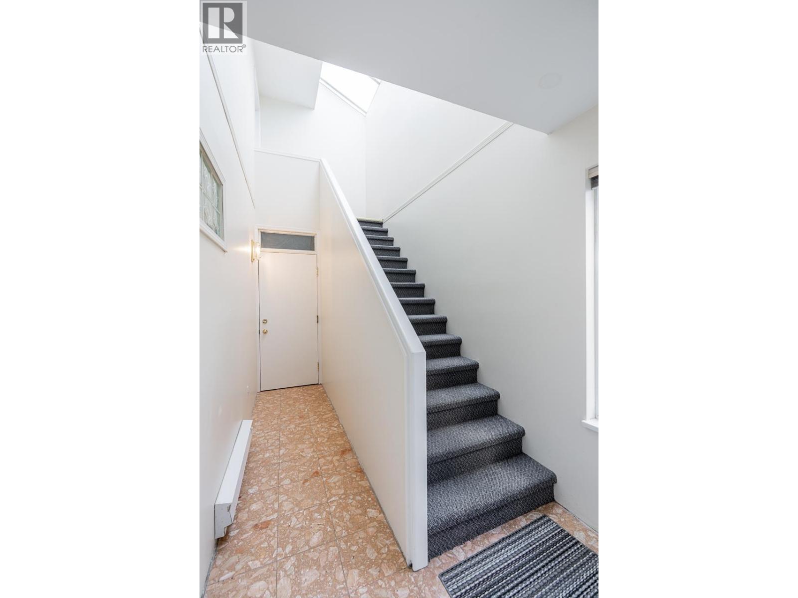 238 W 4TH STREET