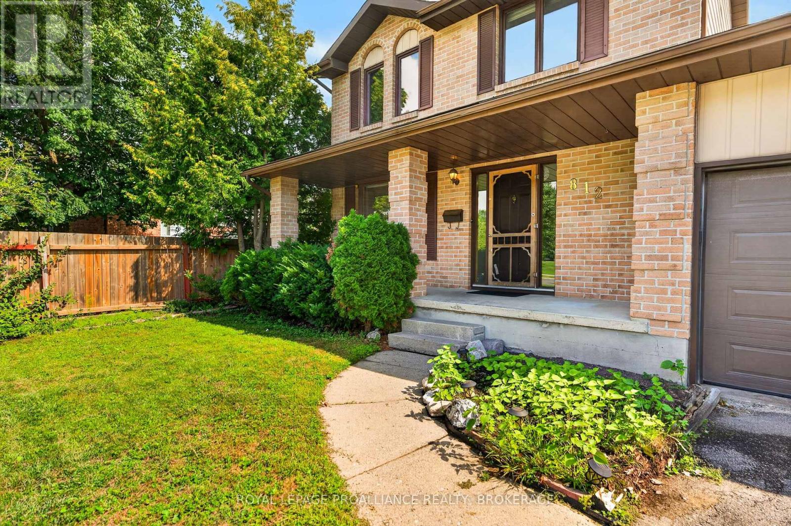 812 LANCASTER DRIVE