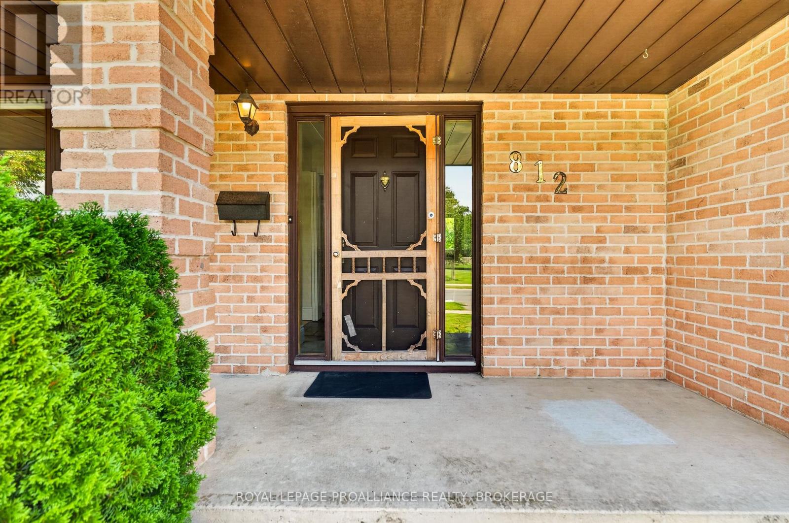 812 LANCASTER DRIVE