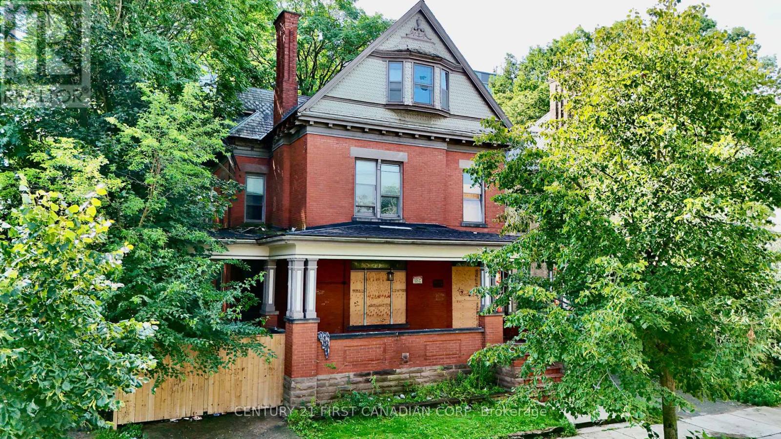 575 QUEENS AVENUE
