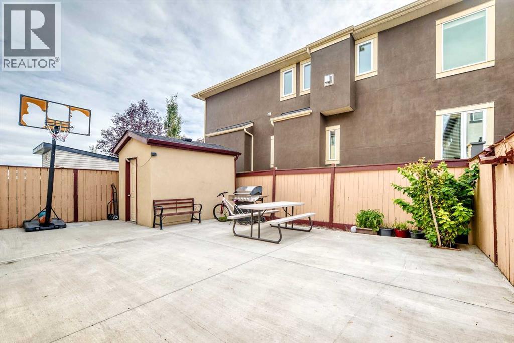 336 Saddlemont Boulevard NE