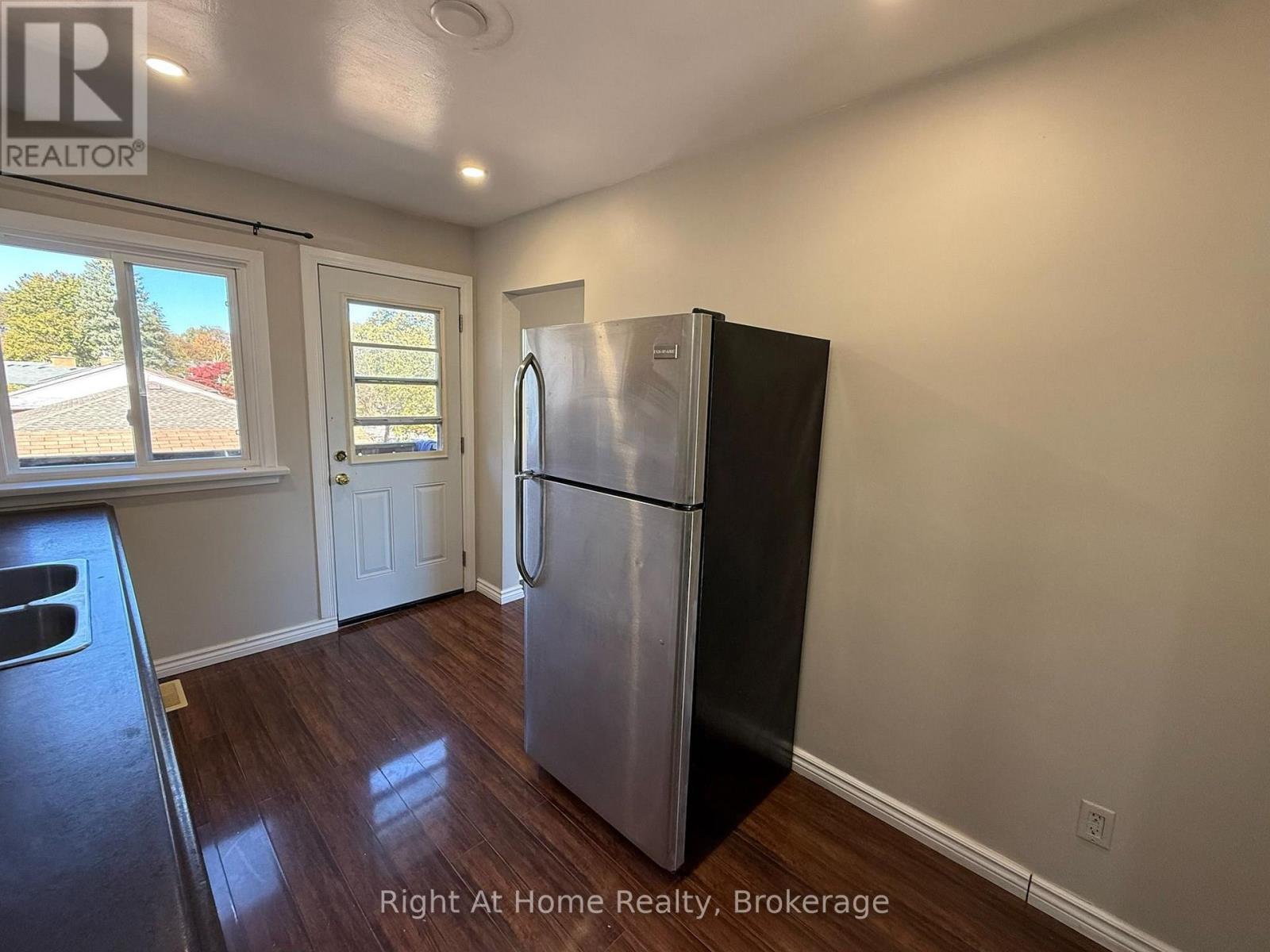 3 - 7 BALMORAL DRIVE