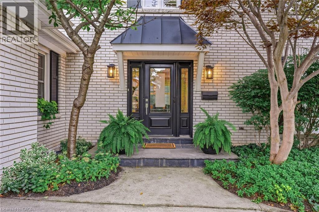 387 VALANNA Crescent