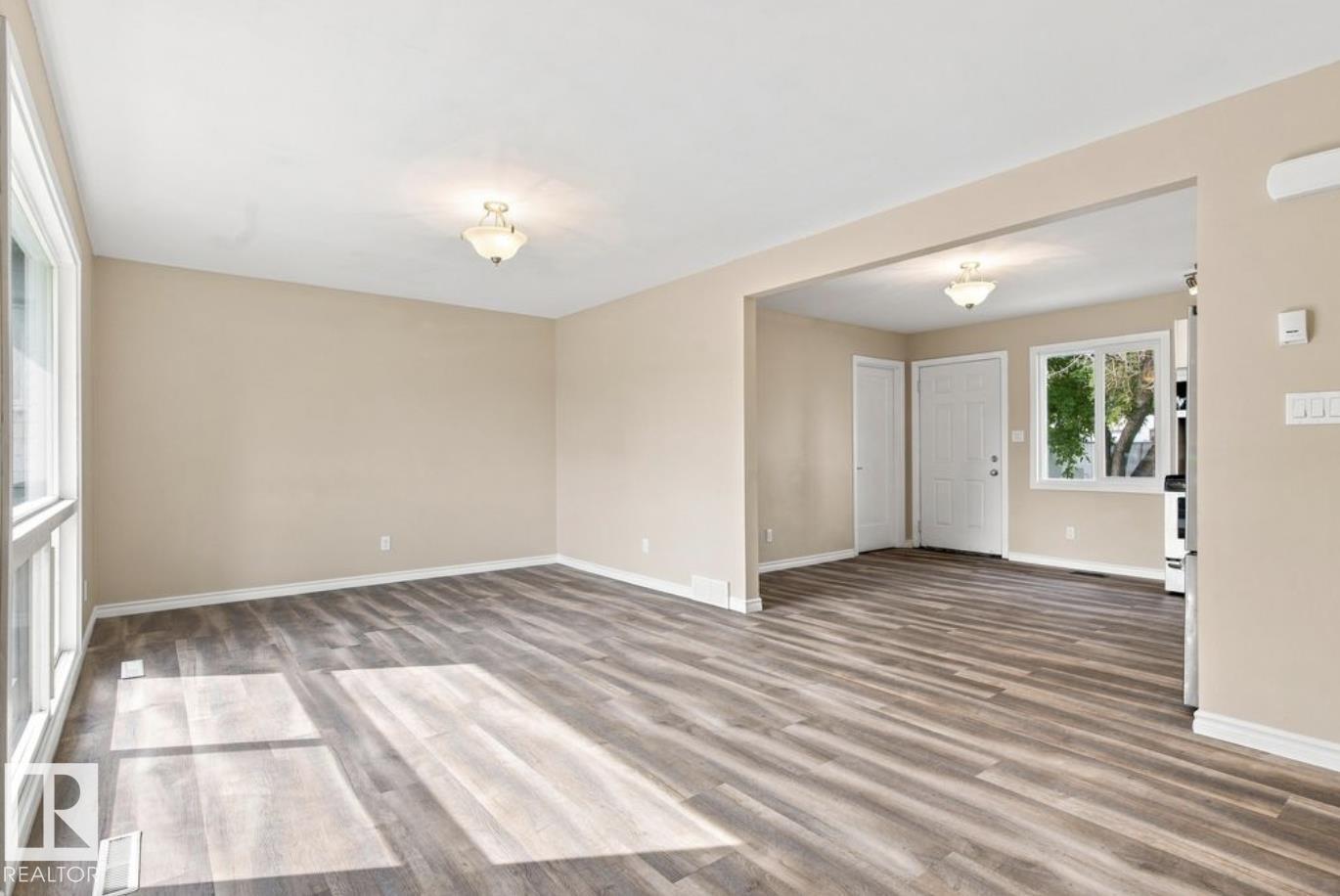 15812 110A AV NW