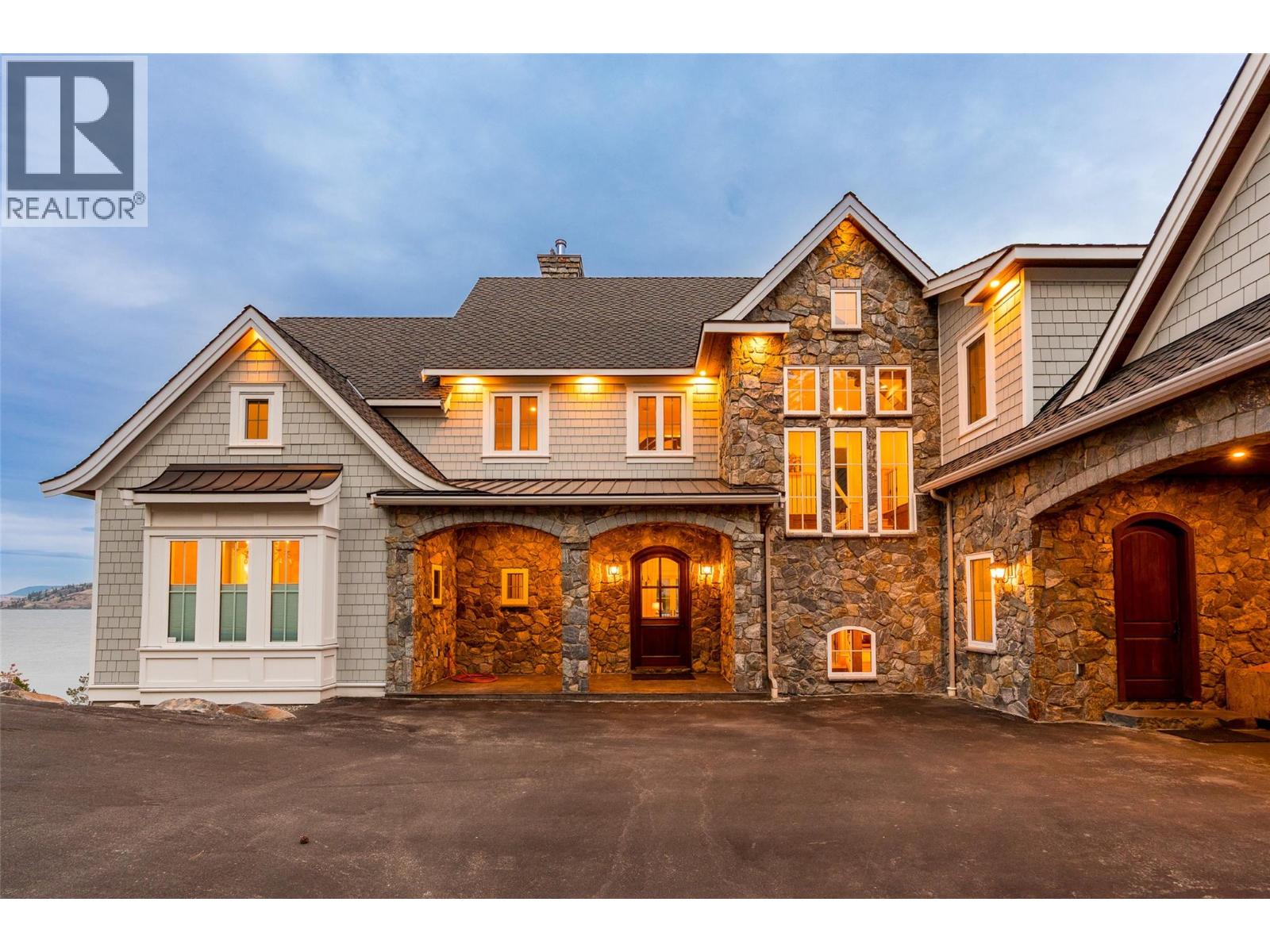 6688 Monck Park Road