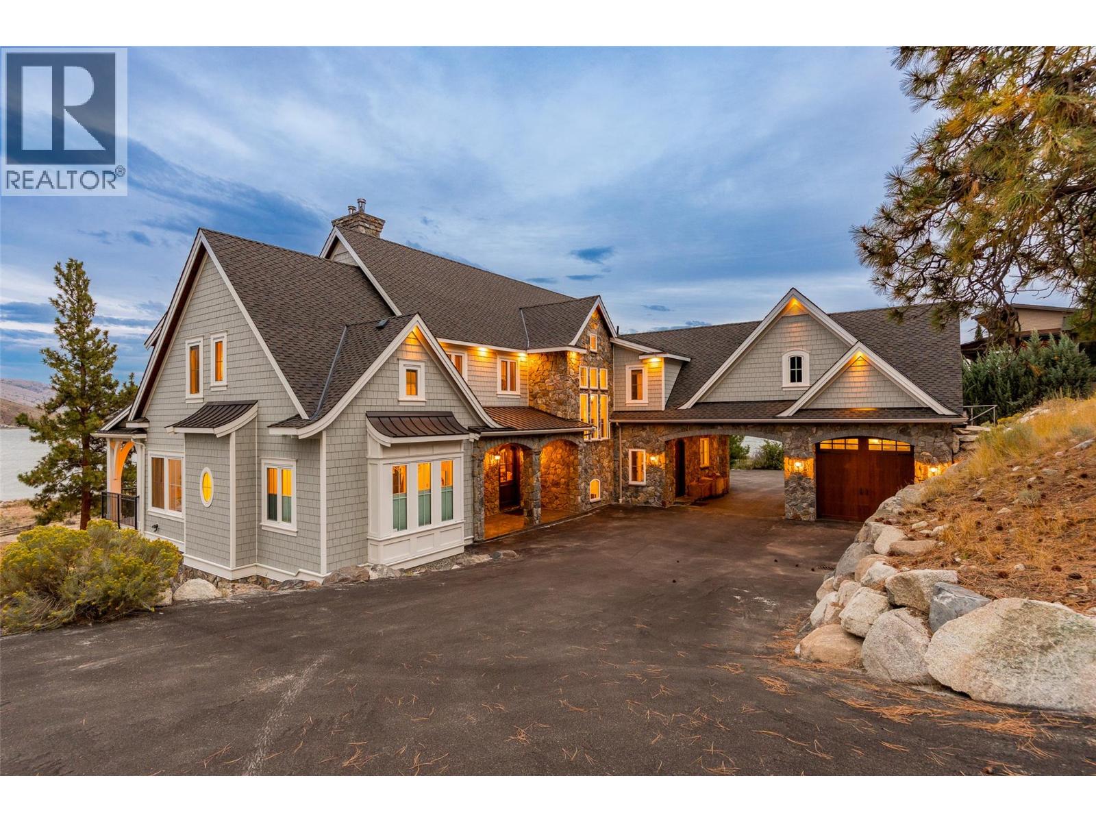 6688 Monck Park Road