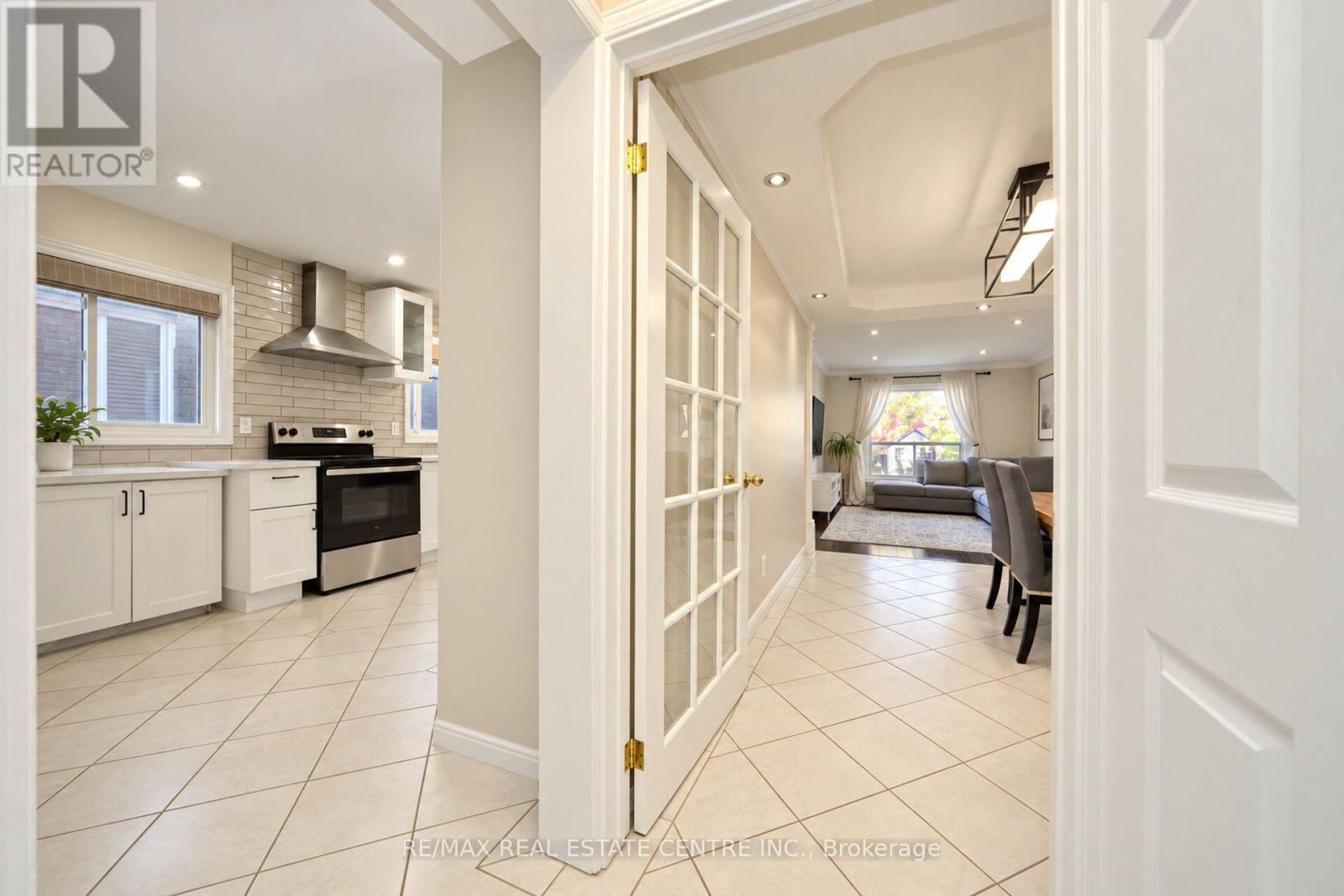 32 MCKINNON AVENUE