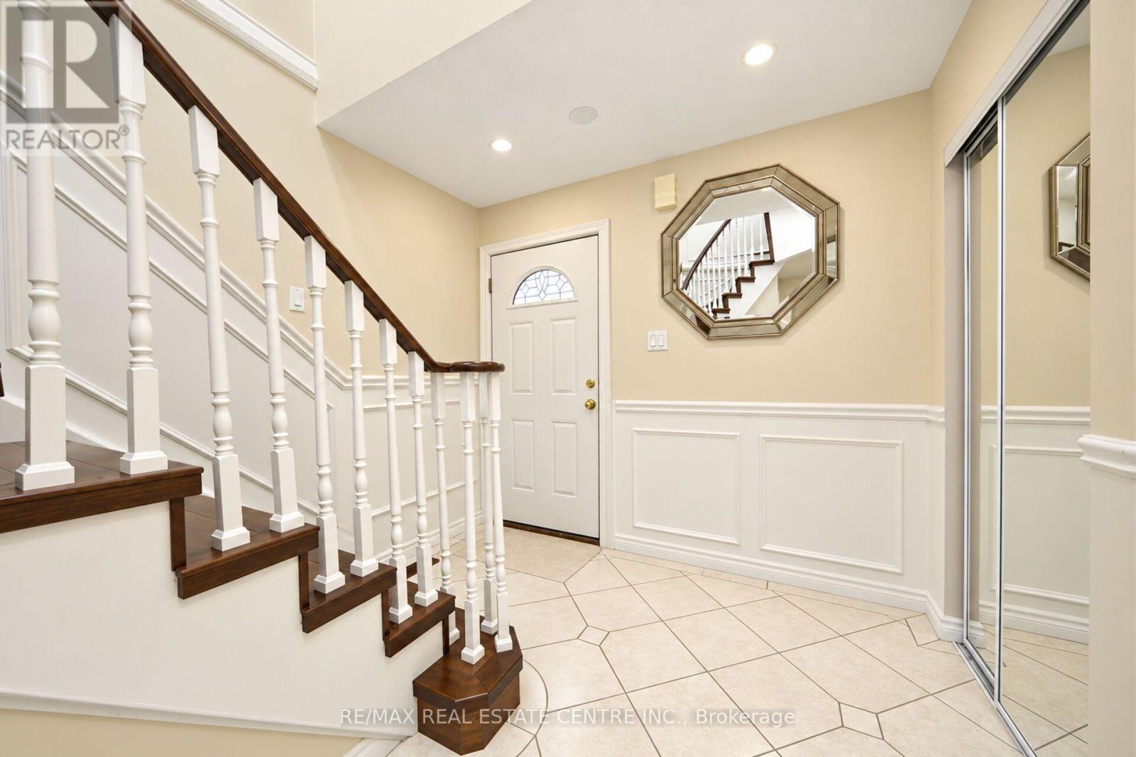32 MCKINNON AVENUE