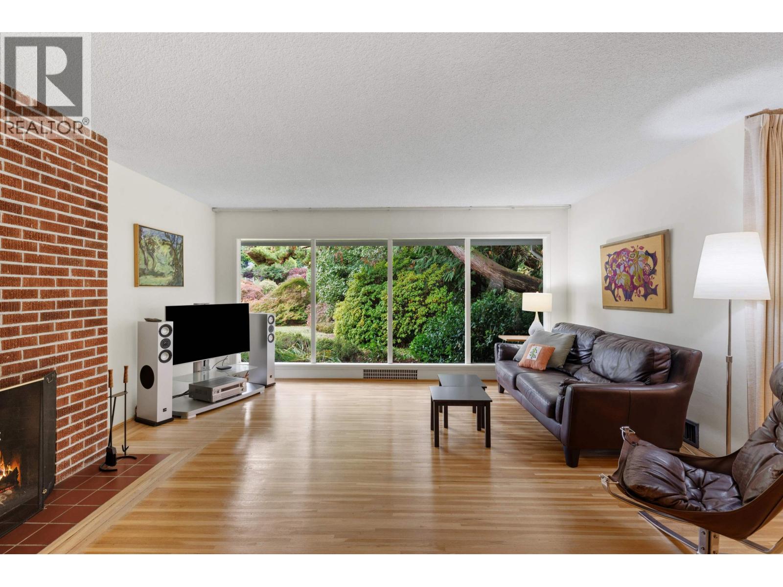 3692 SUNNYCREST DRIVE