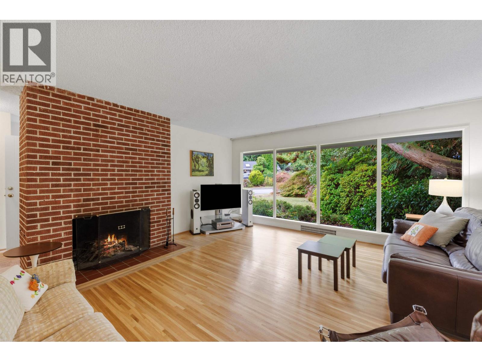 3692 SUNNYCREST DRIVE