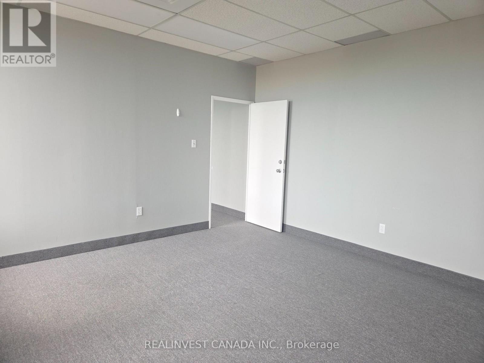 302 - 718 WILSON AVENUE