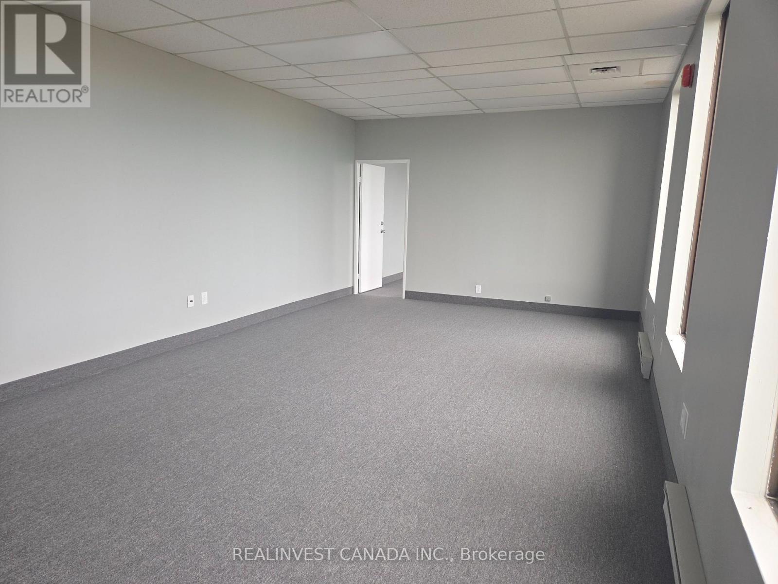 302 - 718 WILSON AVENUE