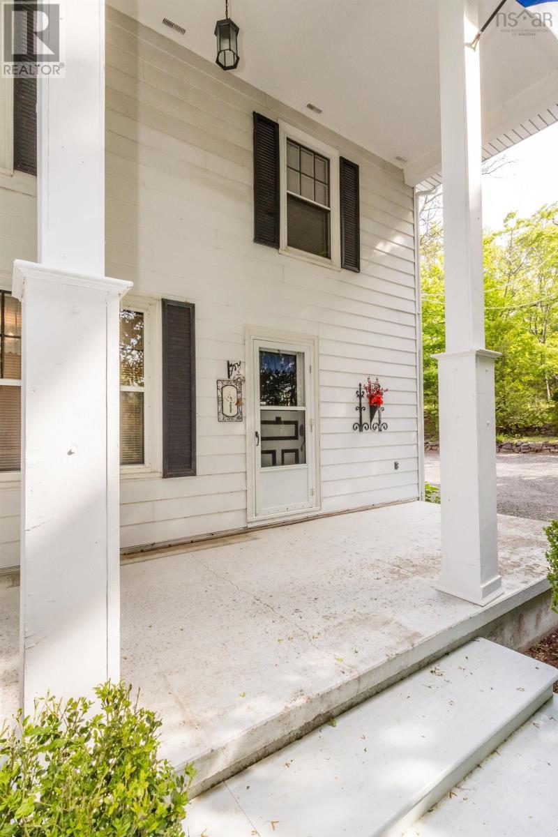 7 Bonavista Avenue - Photo 3