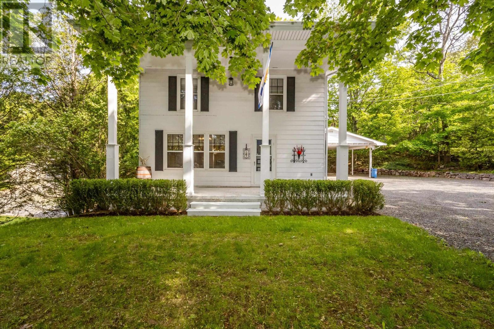 7 Bonavista Avenue - Photo 2