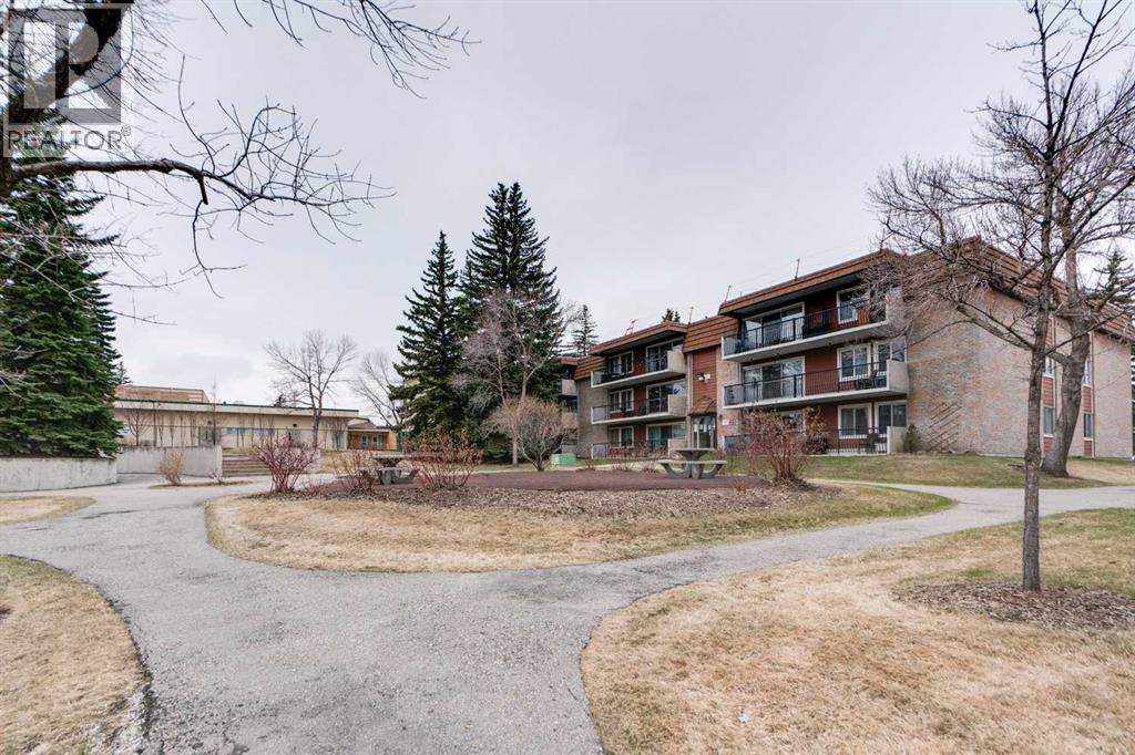 11A, 231 Heritage Drive SE