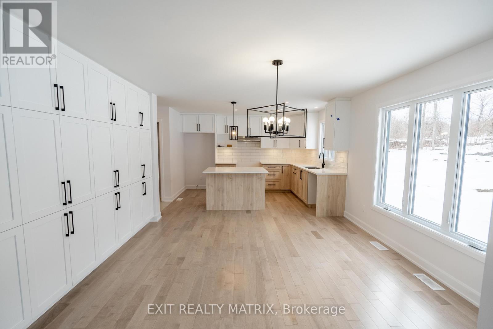 1408 CAROLINE COURT - Photo 3