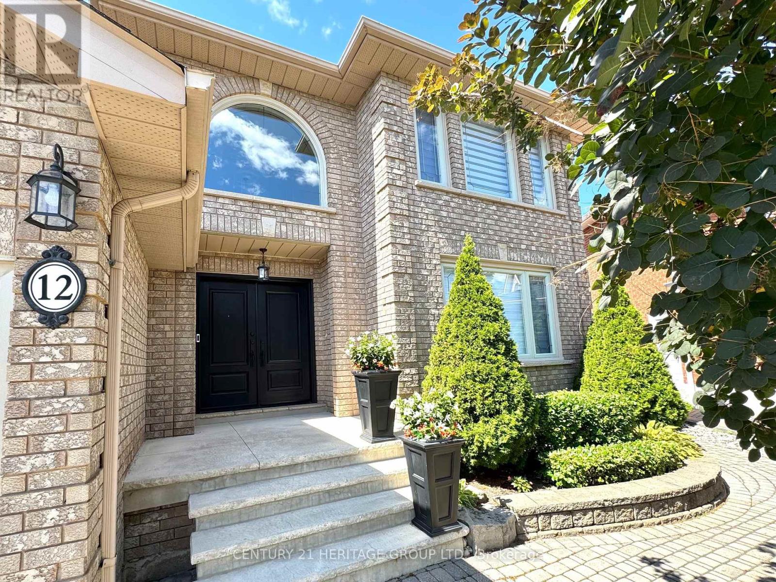 12 LAVINIO COURT