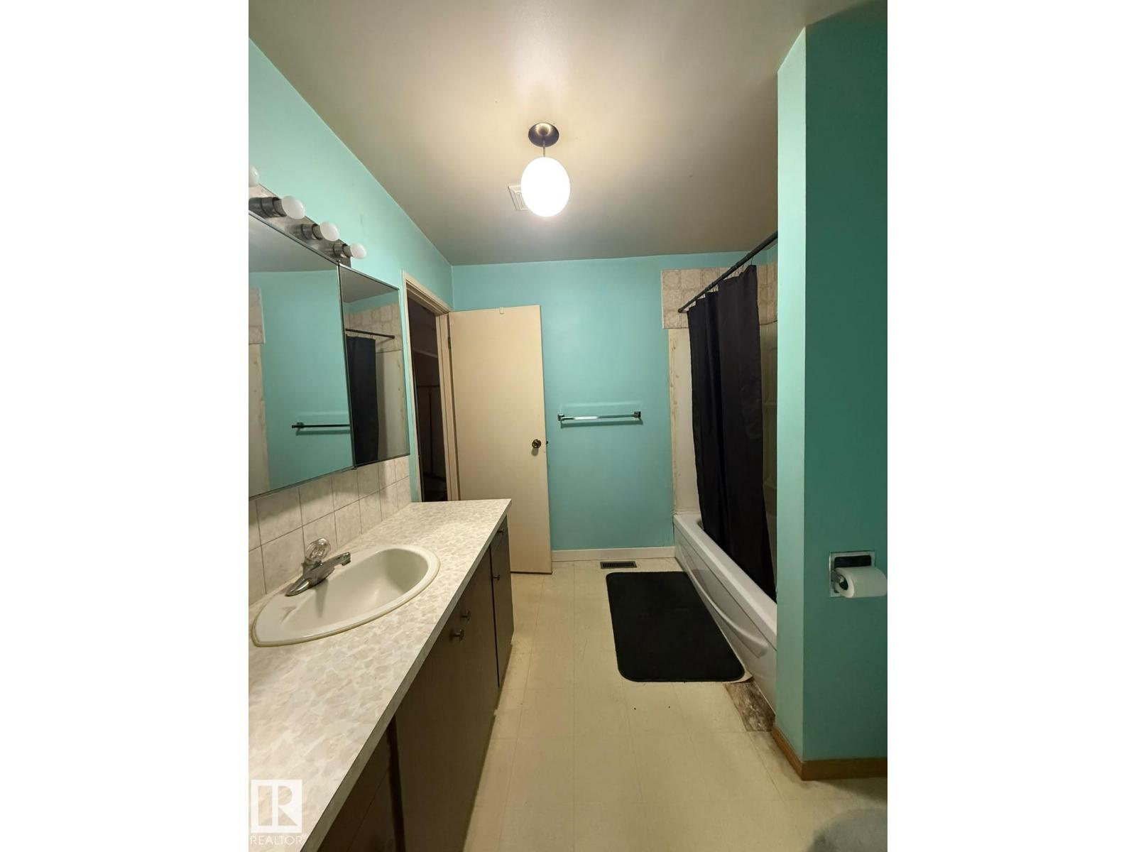 1923 56 ST NW
