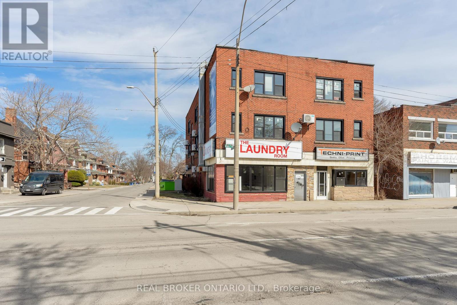 903-909 MAIN STREET E