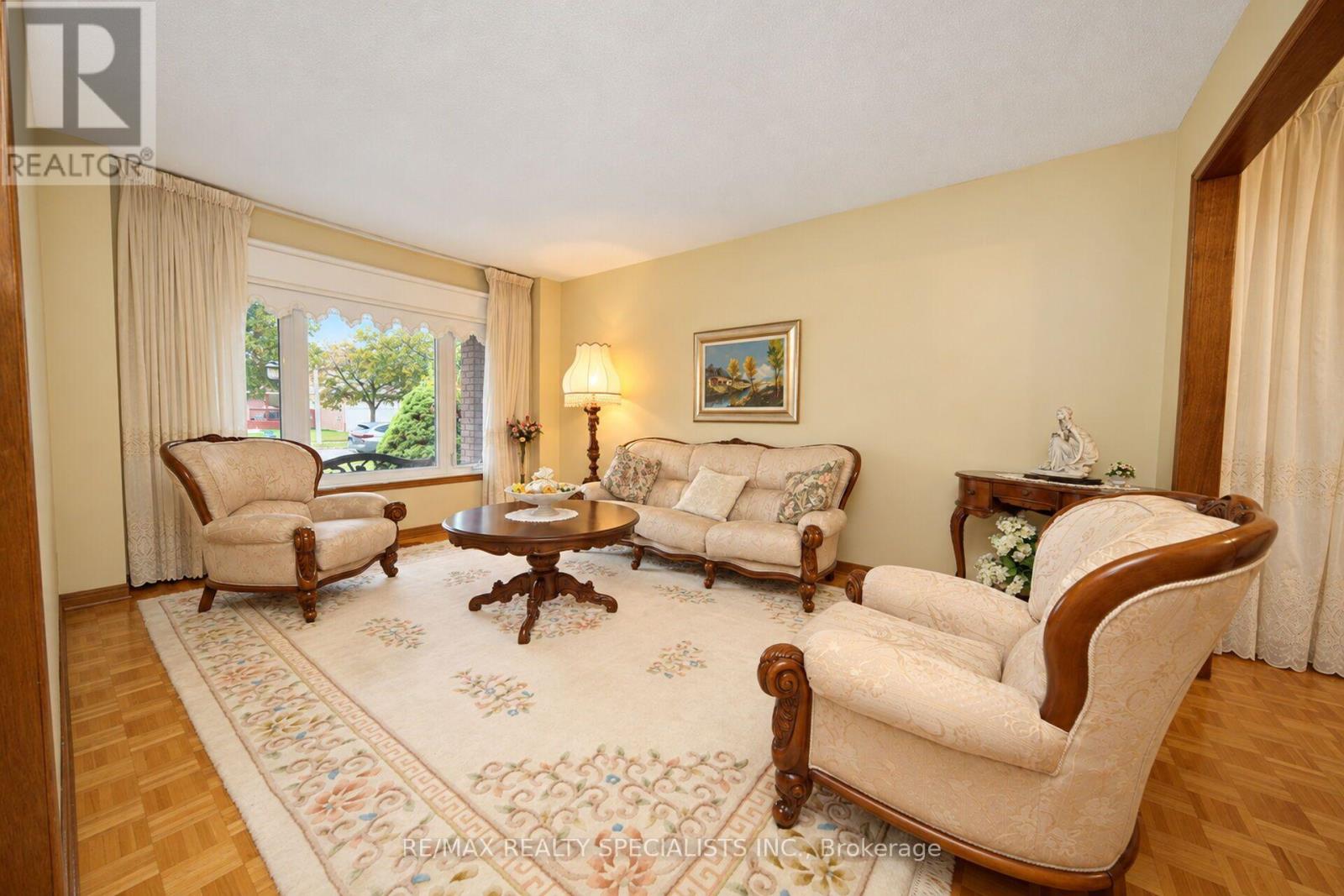 157 SUNFOREST DRIVE
