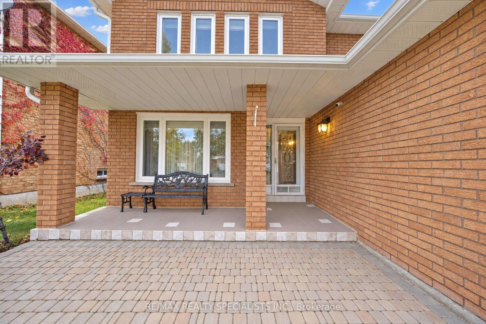 157 SUNFOREST DRIVE