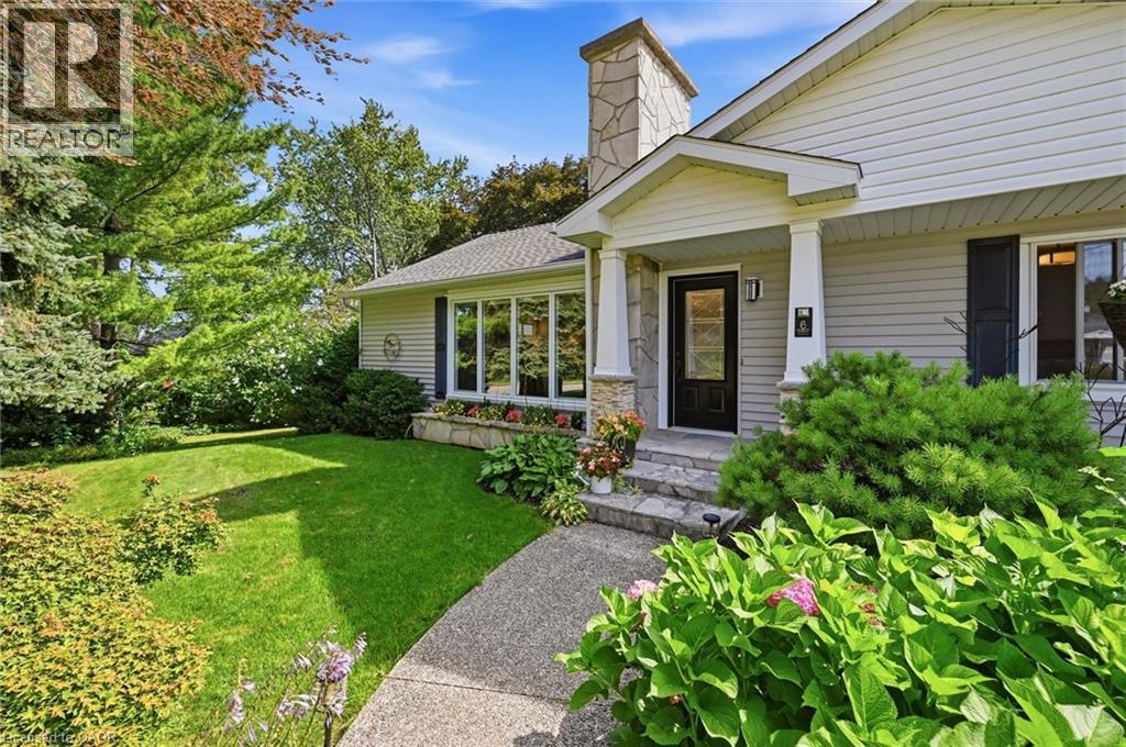 6 KERMAN Avenue