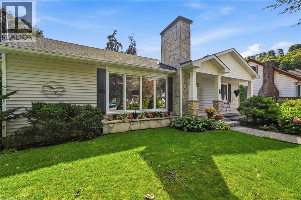 6 KERMAN Avenue