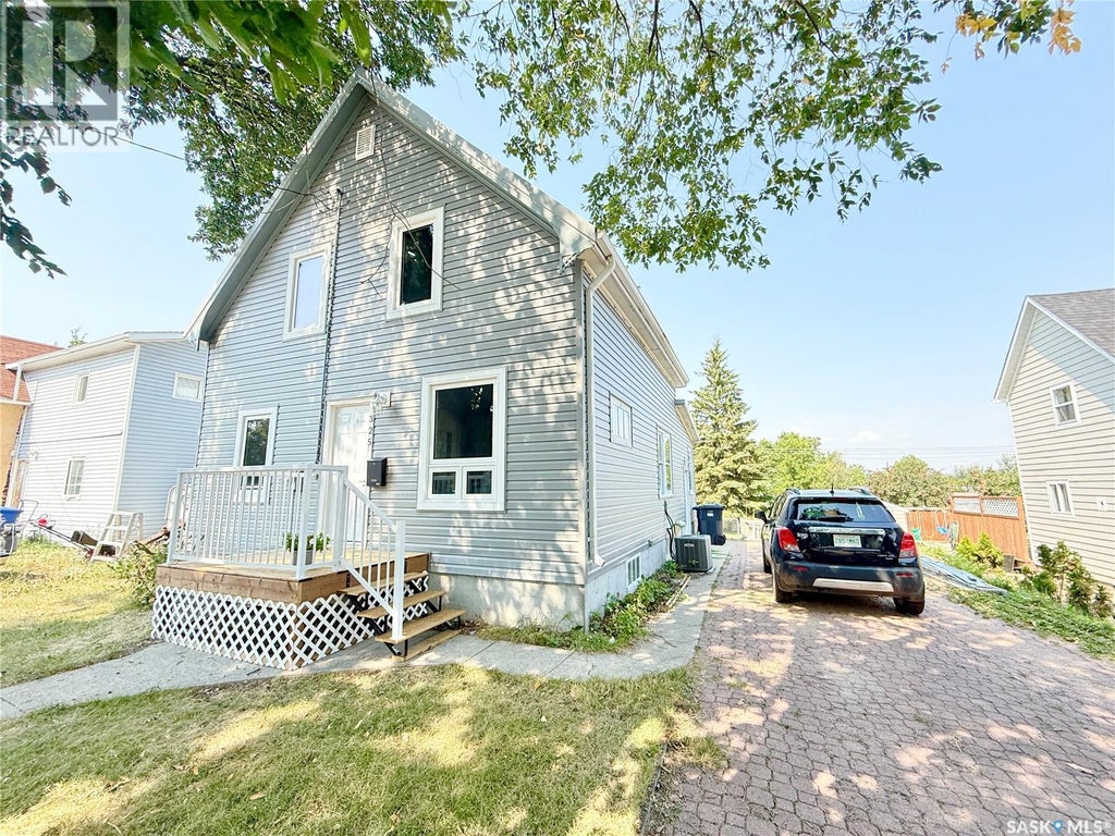 325 3RD AVENUE S, WEYBURN, SK S4H 1X5 - Image 2082283546.jpeg?d=l