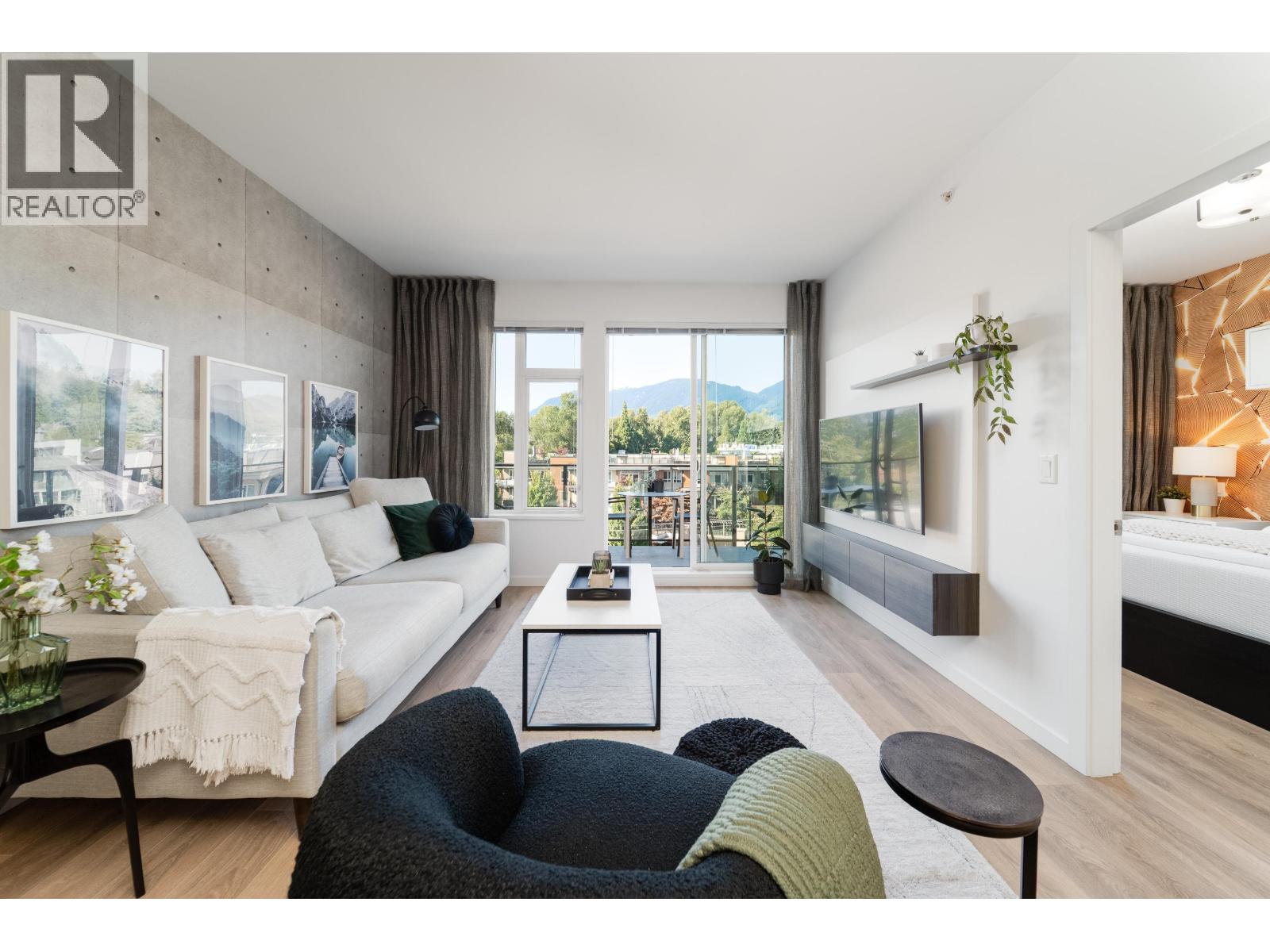 517 725 MARINE DRIVE