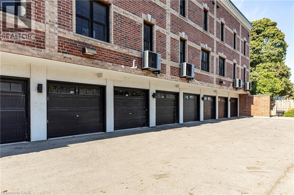 760 LAKESHORE Road E Unit# 207