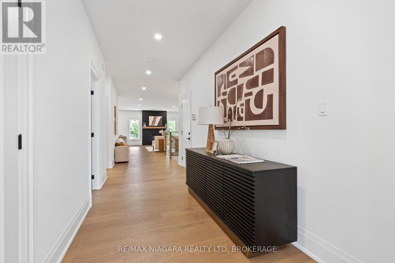 21 ACCURSI CRESCENT