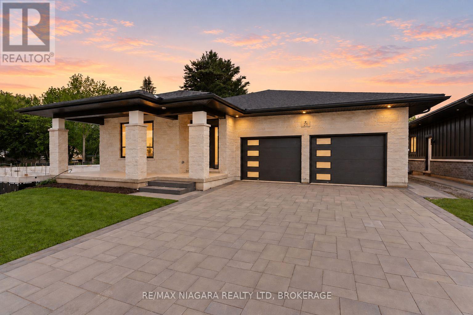 21 ACCURSI CRESCENT