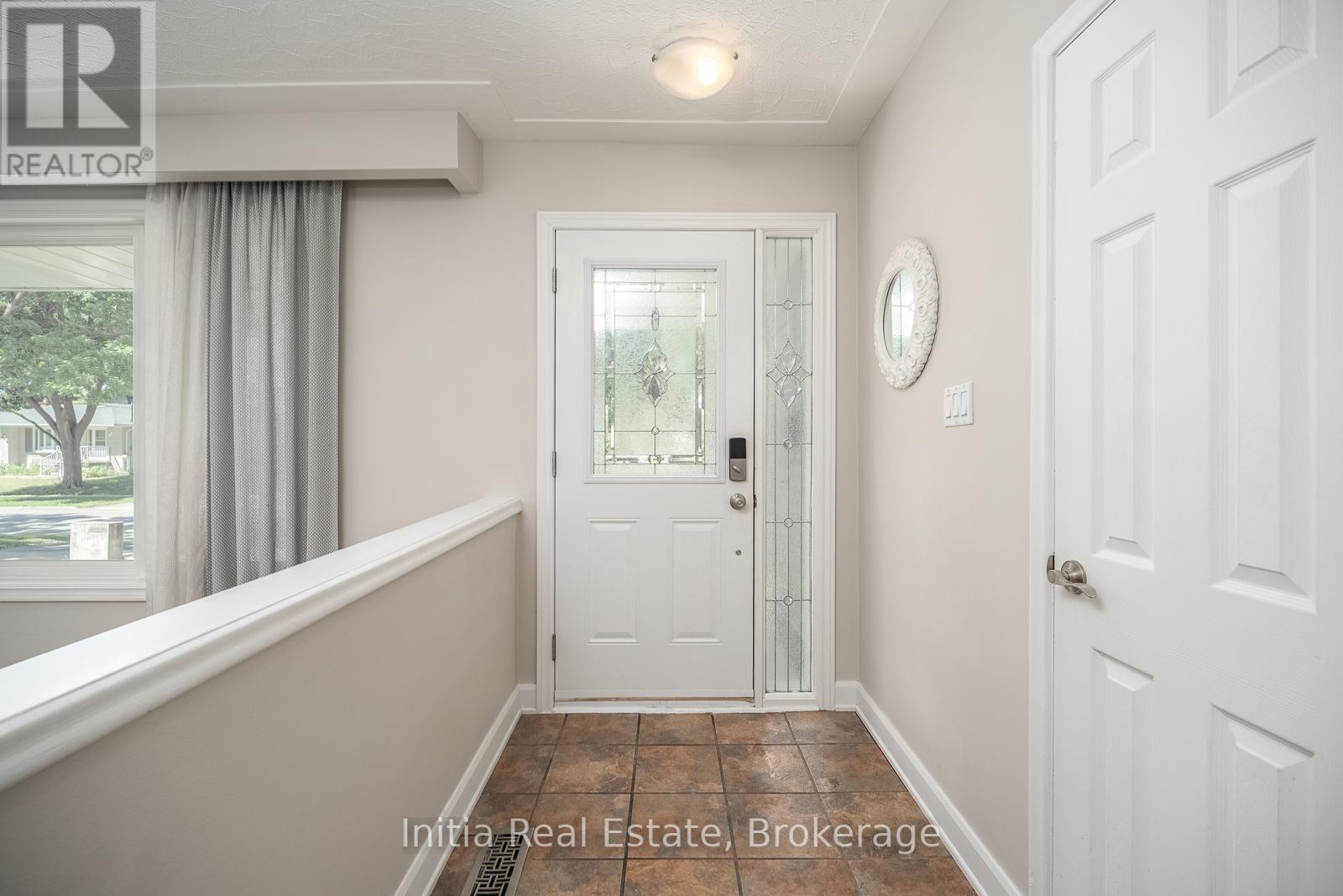 53 BURROWS AVENUE