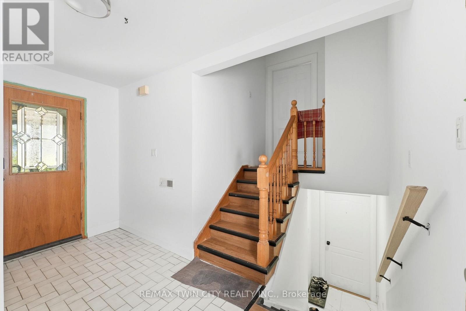 MAIN - 58 TUPPER CRESCENT
