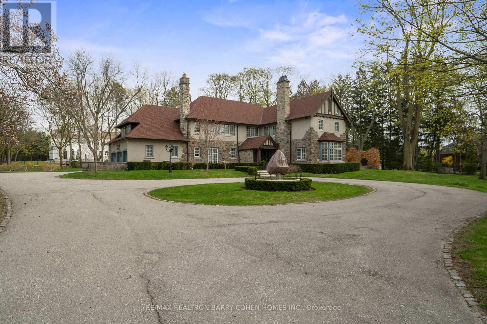 15 PARK LANE CIRCLE