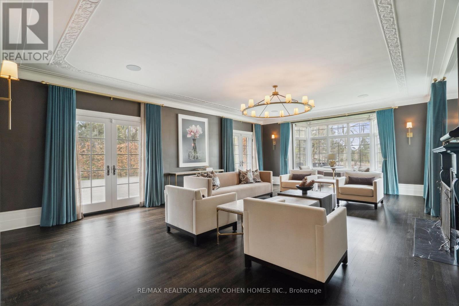 15 PARK LANE CIRCLE
