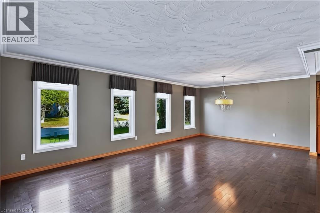 7 CHARLTON Drive