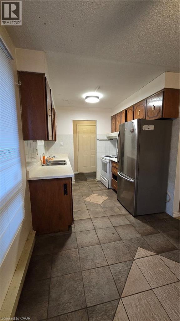 11 DEBBY Crescent