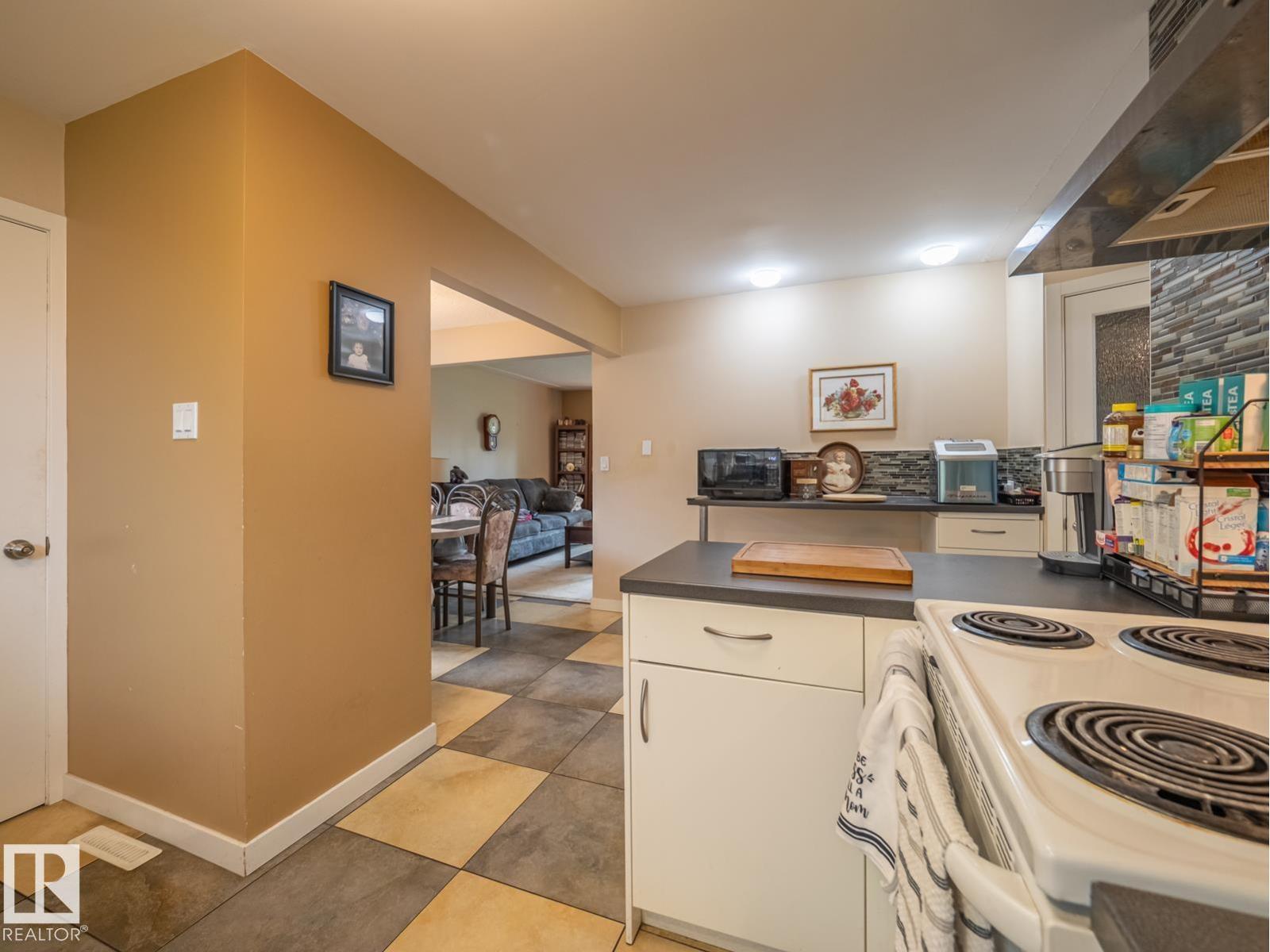 16706 80 AV NW