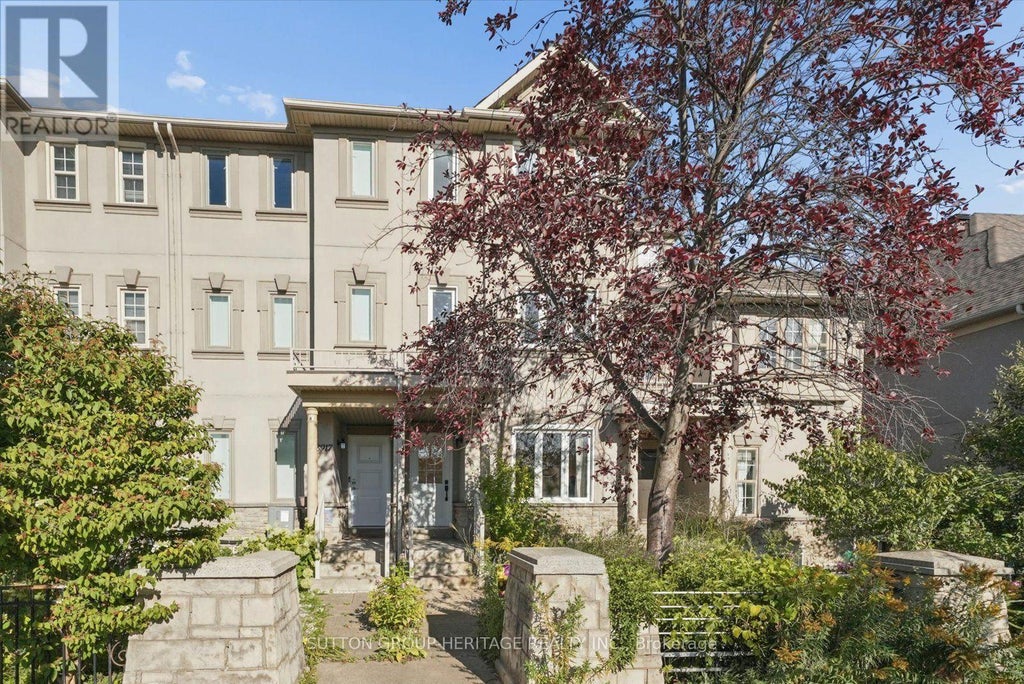 8915 YONGE STREET, RICHMOND HILL (LANGSTAFF), ON L4C 0L5 - Image 2797441364.jpeg?d=l